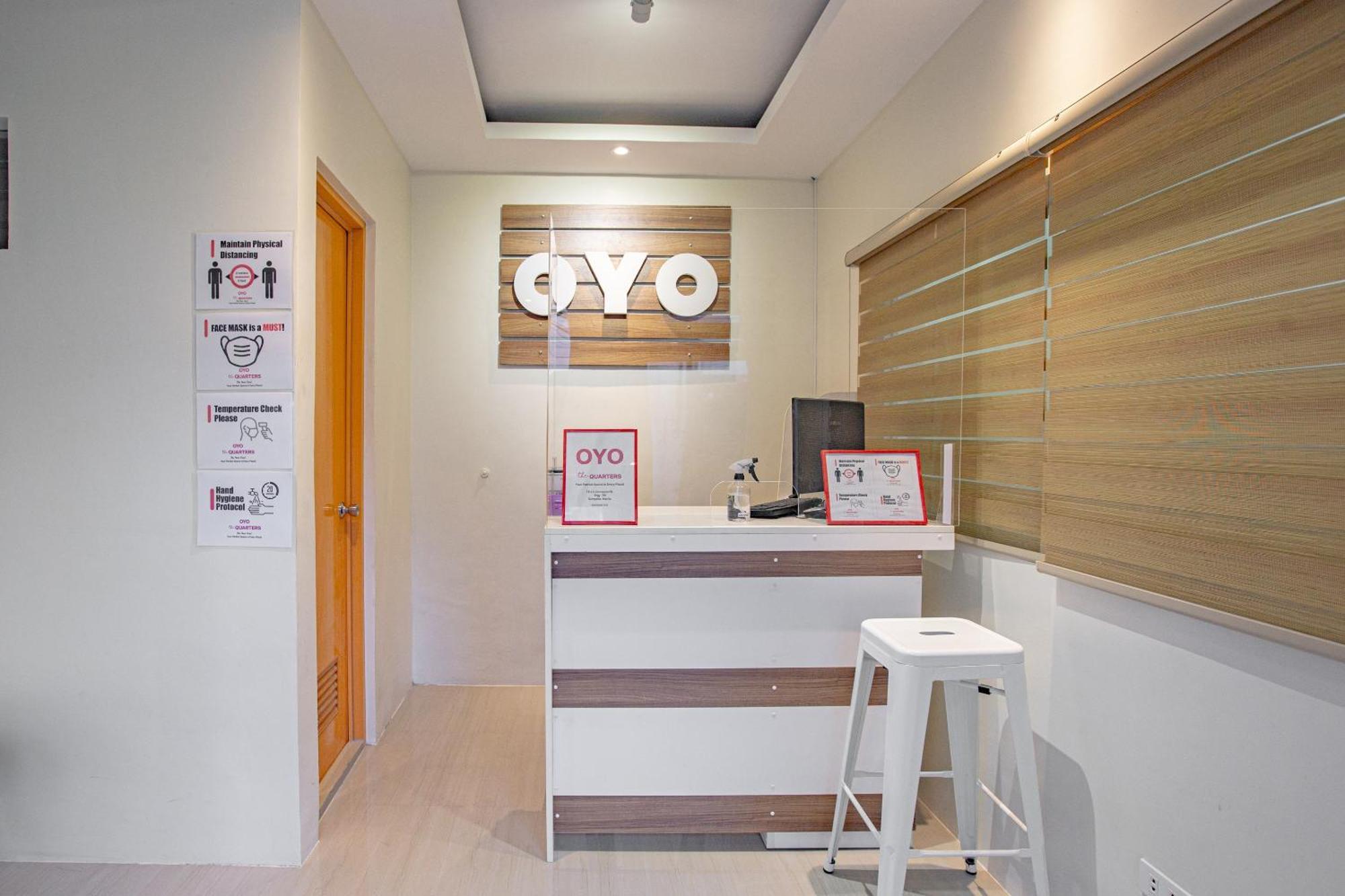 Oyo 605 The Quarters Hotel มะนิลา ภายนอก รูปภาพ