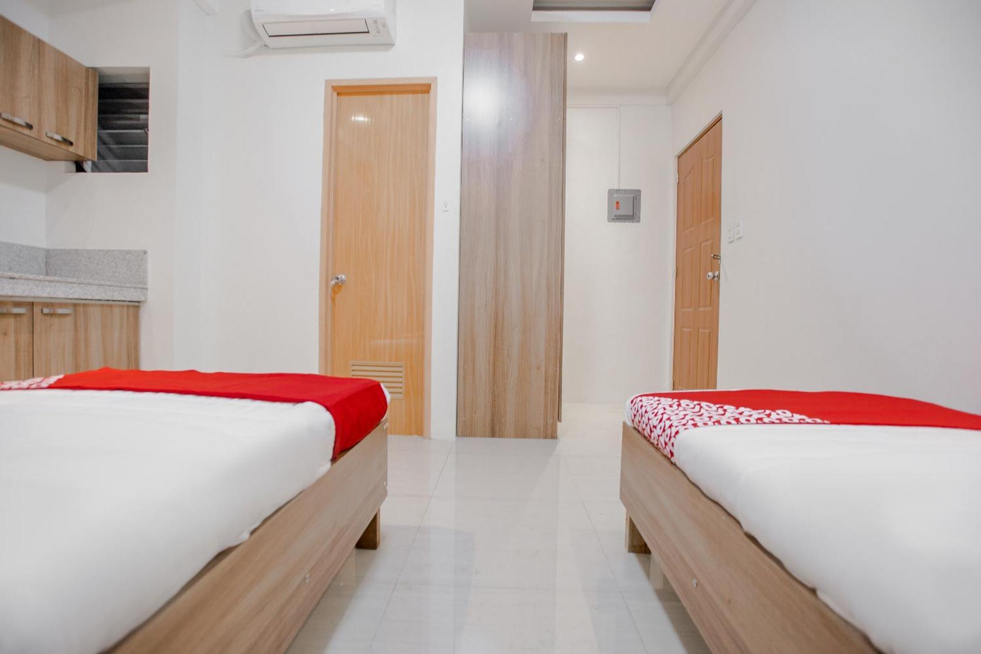Oyo 605 The Quarters Hotel มะนิลา ภายนอก รูปภาพ