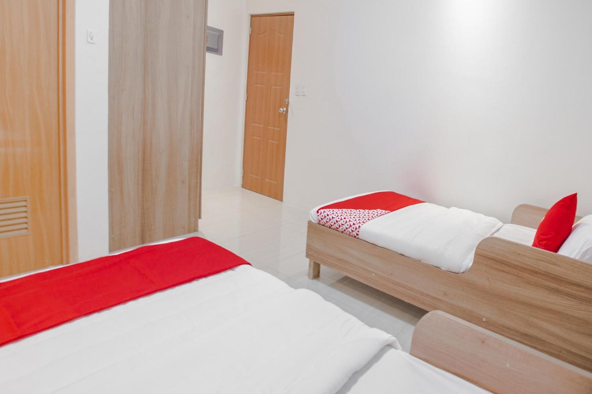 Oyo 605 The Quarters Hotel มะนิลา ภายนอก รูปภาพ